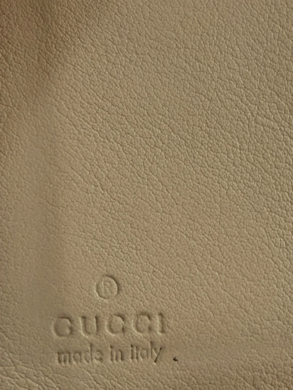 Gucci Guccissima Cream Card Case with Gold Hardware - PreLOVED ❣️ - Picture 5 of 8